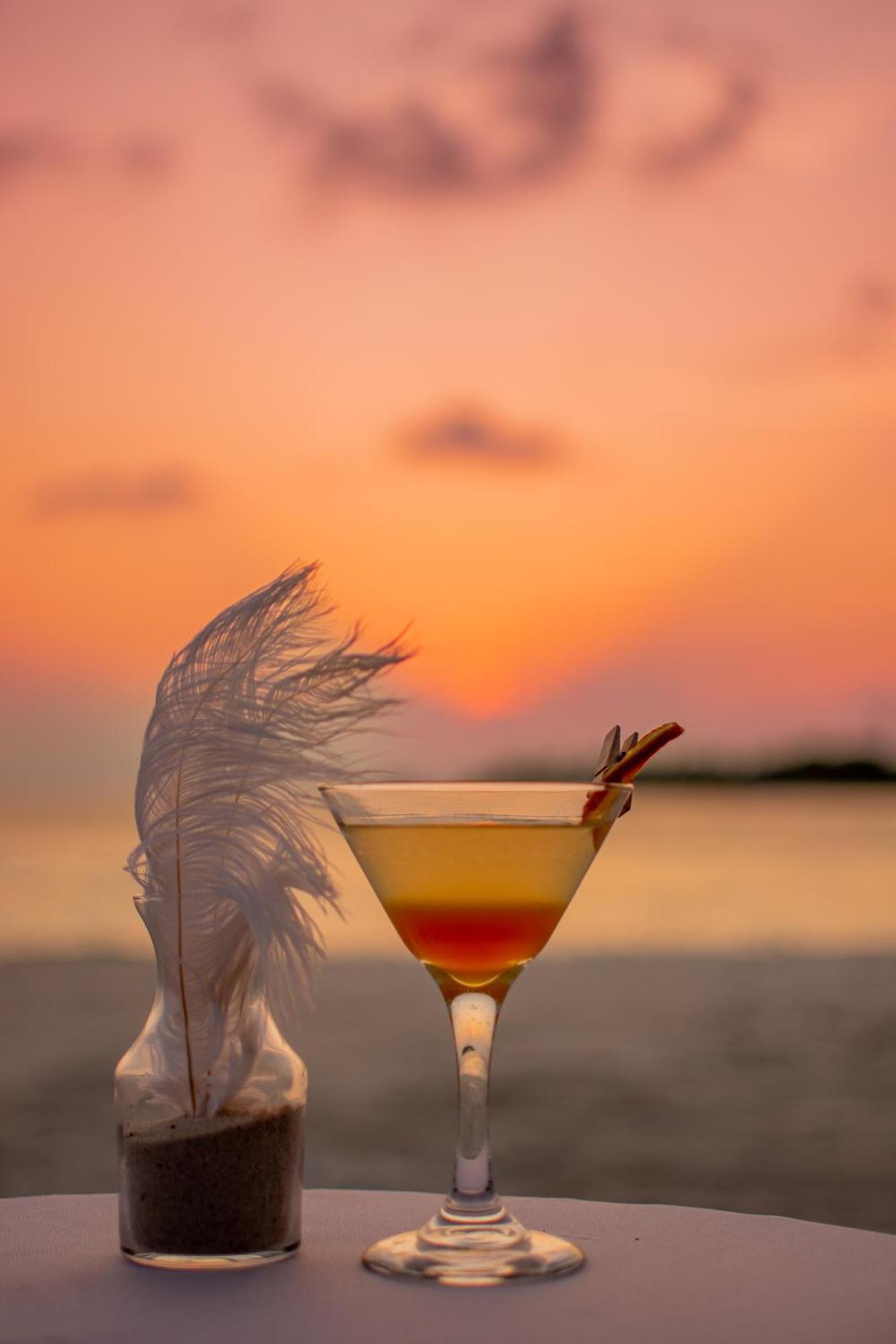 Malahini Kuda Bandos Resort Hulhumale Exterior photo A whiskey sour