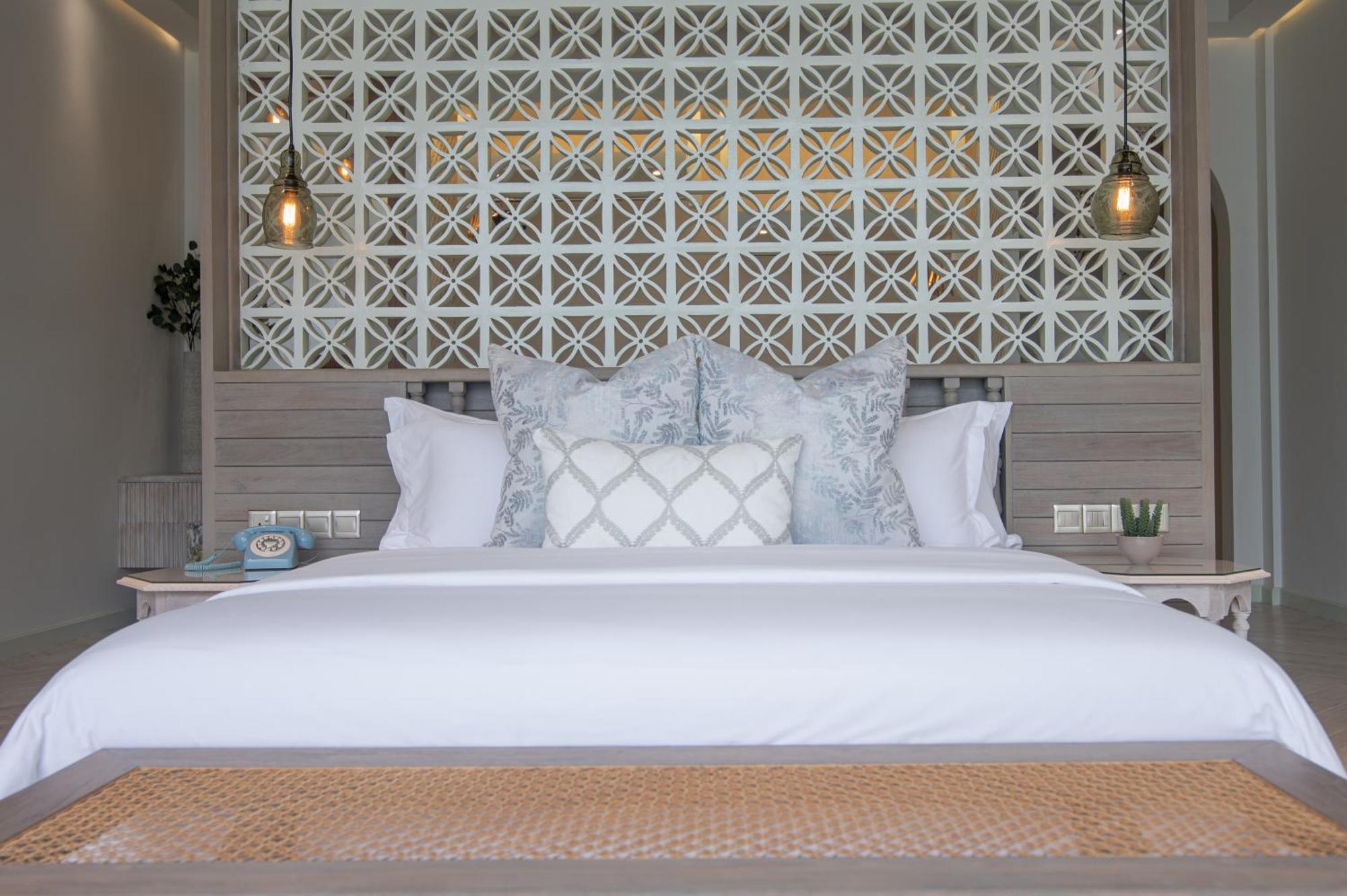 Malahini Kuda Bandos Resort Hulhumale Exterior photo A bedroom at the resort
